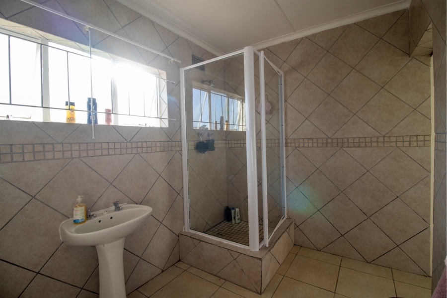 5 Bedroom Property for Sale in East London Rural Eastern Cape